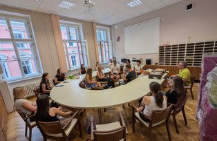 Schulbesuch Gymnasium Ceska