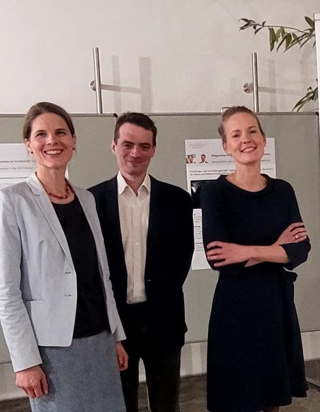Das Team des Labors f&uuml;r Demokratiebildung (v.l.n.r.): Dr. Linda von Keyserlingk--Rehbein, Markus Gerstmeier und Prof. Dr. Inken Heldt; Foto: Universit&auml;t Passau