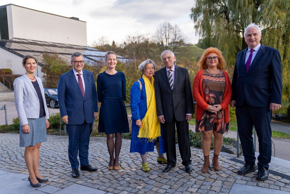 Gruppenbild mit Minister Hermann