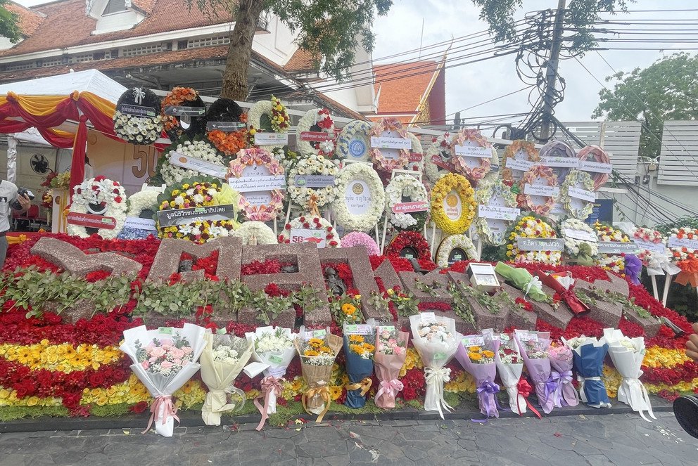 A photograph of the 6 October Monument during the commemoration ceremony at Thammasat University