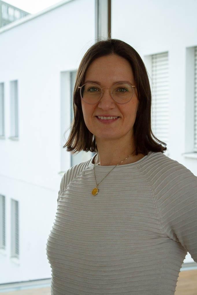 Portraitbild Dr. Julia Haselhuhn