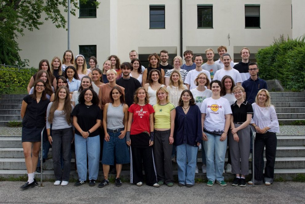 Das Bild zeigt die Studierenden der JMC 2025.