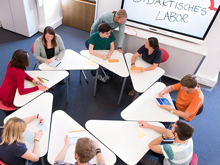 SKILL: Passau pilot project on the further development of teacher education