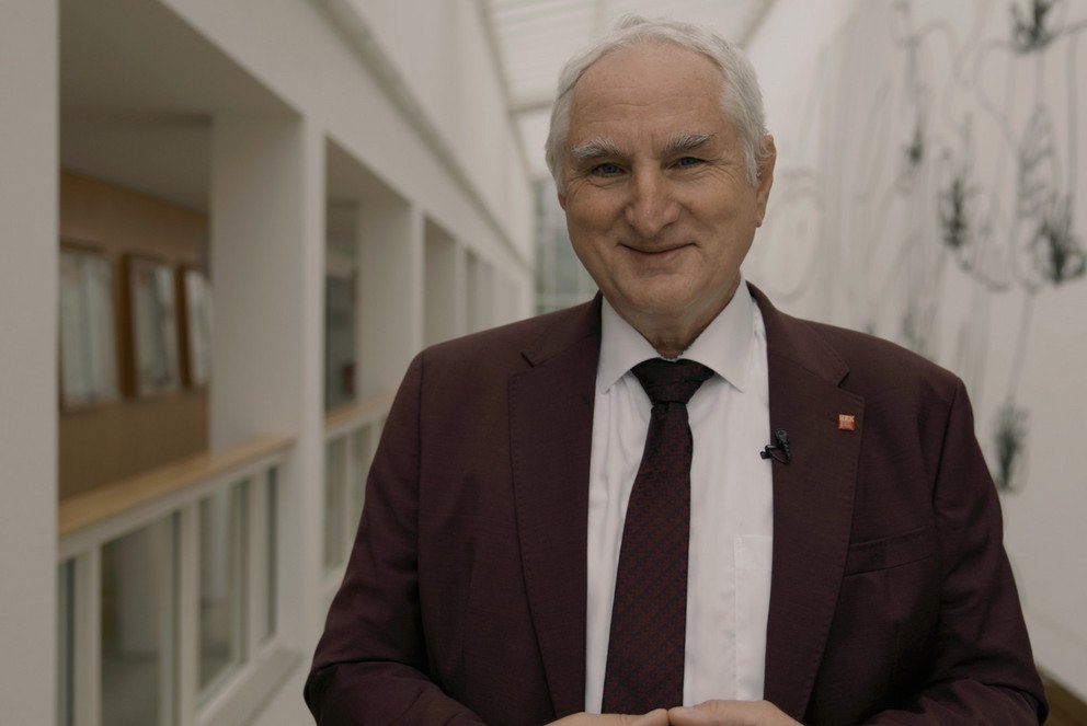 University President Prof. Ulrich Bartosch