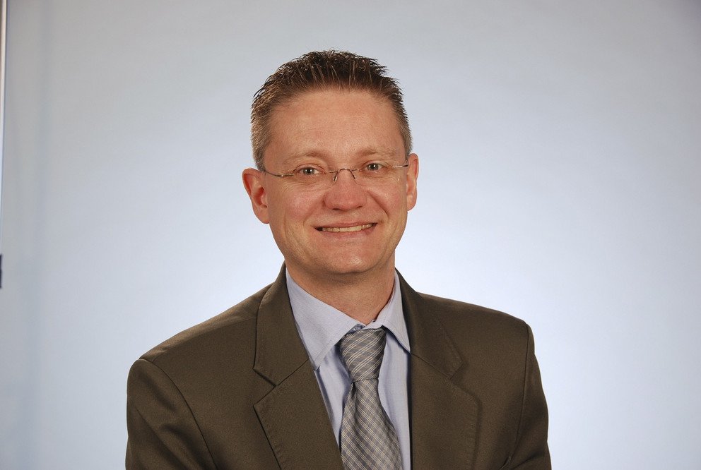 Prof. Dr. Oliver Hahn Prof. Dr. Oliver Hahn