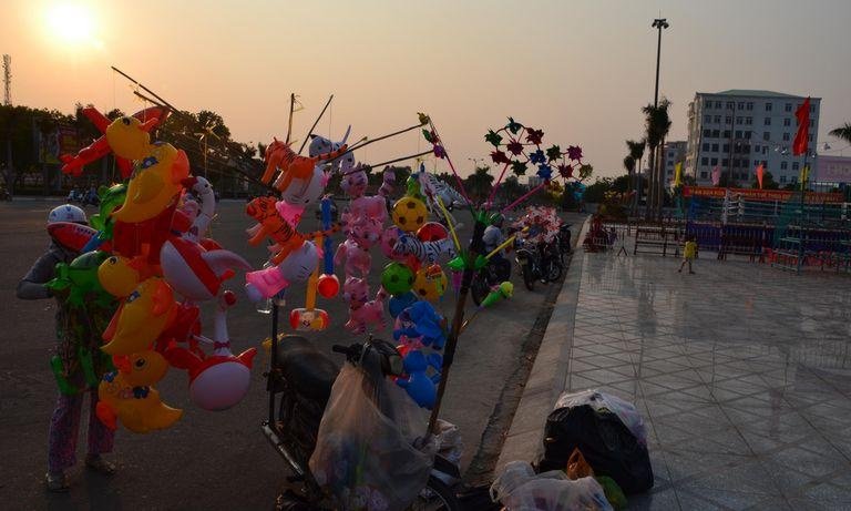 Luftballons bei Abendstimmung