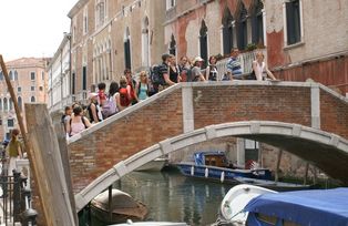 auf den Brücken von Venedig