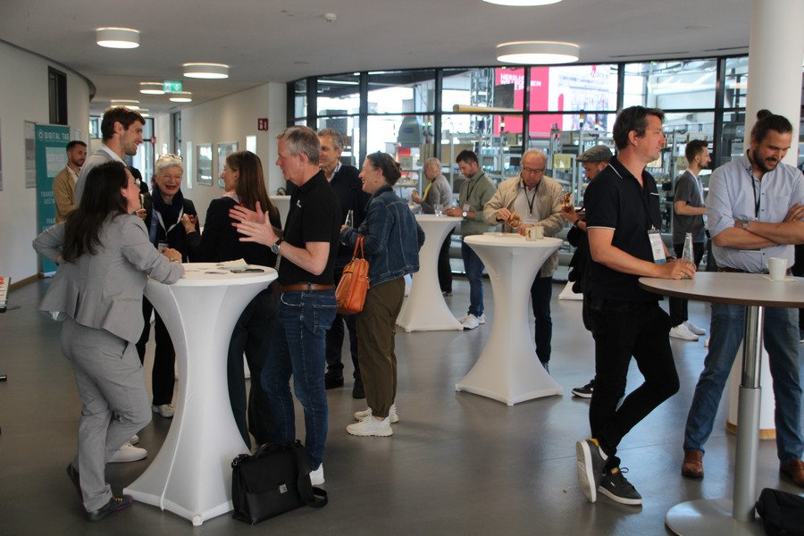 Networking beim 6. Digital Tag in Ostbayern; Foto: TZ PULS/ Daniela Tremmel